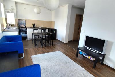 Apartament cu 2 camere decomandat în Tractorul