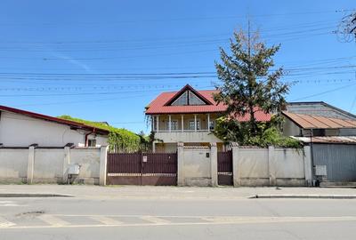 Casa Individuala - 10 Camere - Teren 990 MP - 288 MP utili - Gradina & Anexe - 27