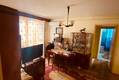 Apartament cu 2 camere semidecomandat în Rovine