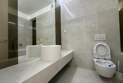 Apartament cu 3 camere semidecomandat, mobilat în Central