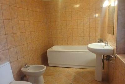 Casa 8 camere de vanzare Valea Voievozilor Targoviste 653mp teren - 7