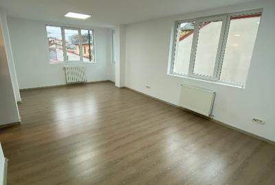 Clădire birouri / clinică / școală, 800 mp, renovată 2024, acces din 2 străzi - 7