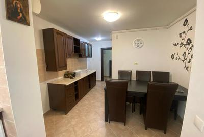 Apartament cu 3 camere semidecomandat în Cotroceni