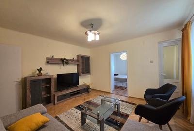 Apartament cu 3 camere, mobilat în Central