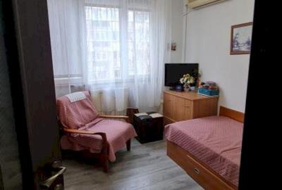 Apartament cu 4 camere decomandat în Berceni