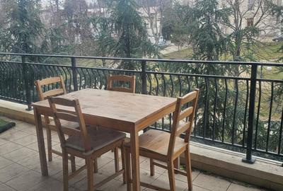 Terasa mare cu vedere catre Gradina Mitropoliei. Unirii 2 camere de vanzare - 1