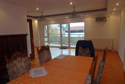 Bloc tip Boutique, constr.2000, cu 2 intrari si parcare subterana - 4