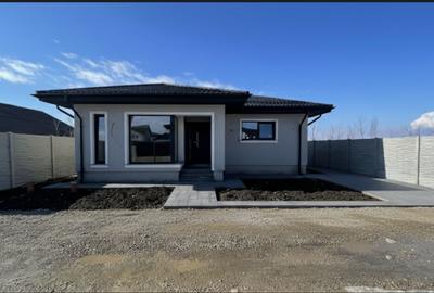 Casă individuală cu 3 camere în Berceni