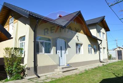 Casă / Vilă de vânzare Picior de Munte, Dambovita - 1