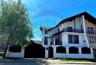 Casa spațioasă cu teren si foișor - Negrești Oaș - 1