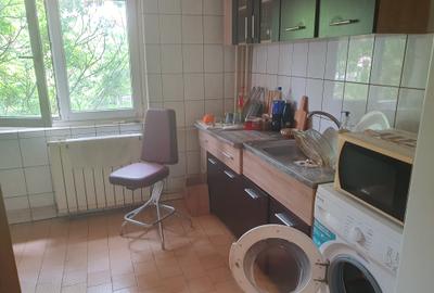 Vanzare 2 camere-2/8-decomandat-!3 Septembrie-Novaci-bl 89-reabilitat-114000 E - 3