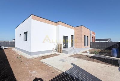 Casa Individuala - 4 camere - 2 bai - 350mp teren - 1