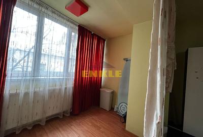 De inchiriat apartament cu 3 camere, zona Bulevard - 6