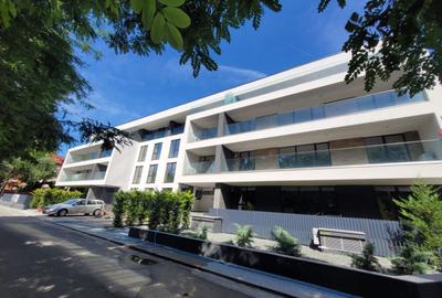 Apartament cu 4 camere, mobilat în Iancu Nicolae