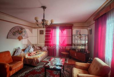 Vilă 5 camere | 200 mp utili | Teren 4.361 mp | Demisol + Mansardă - 1