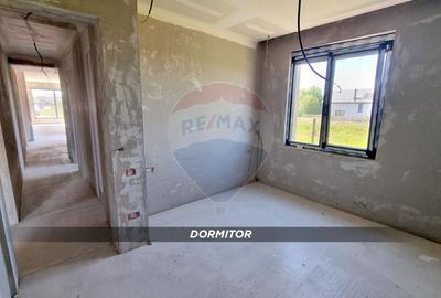 Vă propunem spre vânzare o casă deosebită - 20
