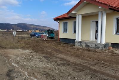 Casă individuală cu 4 camere în Sânpetru