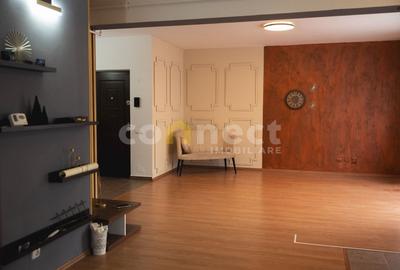 Apartament cu 3 camere semidecomandat în Florești
