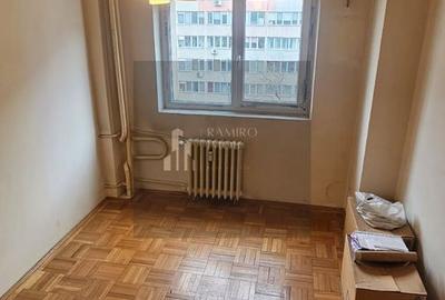 Apartament cu 3 camere decomandat în Mihai Bravu