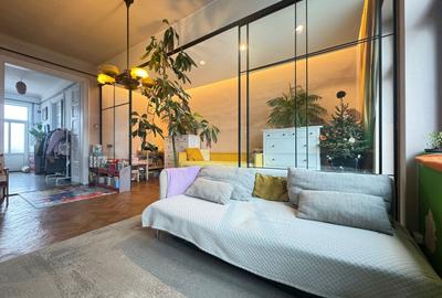 Apartament cu 3 camere semidecomandat în Central