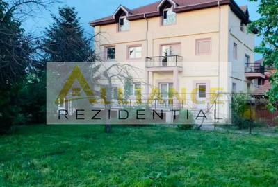 Casă individuală cu 14 camere în Cățelu