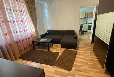 Apartament cu 2 camere semidecomandat, mobilat în Central
