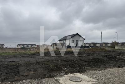 Teren intravilan construibil, utilități complete Str. Cetății - Comision 0 - 11