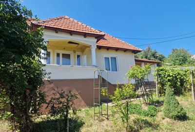 Casa in mediu rural cu teren - 2