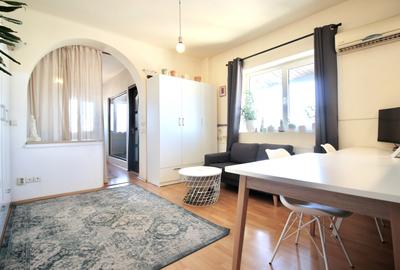 Apartament cu 2 camere decomandat, mobilat în P-ța Victoriei