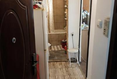 Garsoniera renovata decomandata Crangasi metrou- bloc 1983 - 3