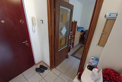 Vand apartament 2 camere Marasti