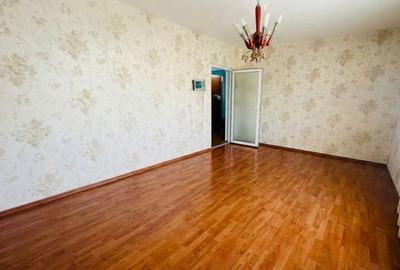 Apartament cu 3 camere decomandat în Rahova