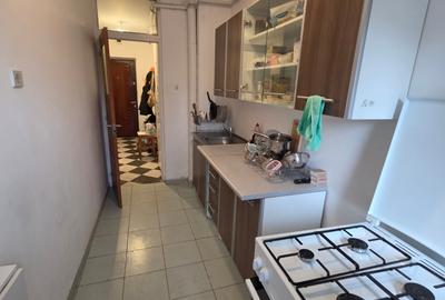 Piata Muncii, 5 minute metrou, pe Apostol Margarit, bloc 1987, reabilitat - 4