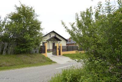 	Slatioarele - Babana, casa cu teren 1415 mp, garaj! - 2