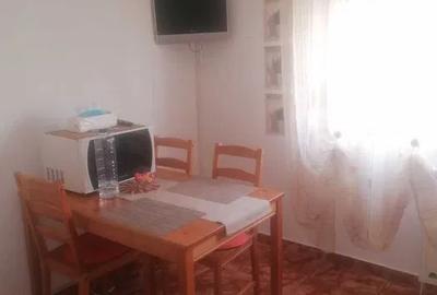 Apartament cu 2 camere decomandat în Tei