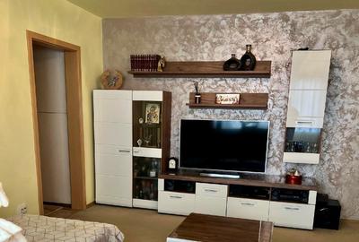 Proprietar vand apartament cu 3 camere cu centrala+ baxa, in zona Girocului - 1