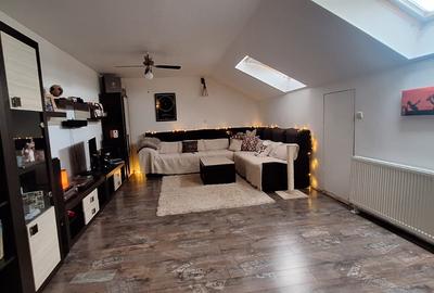 Apartament cu pod amenajat, complet mobilat, pe Strada Florilor - 14
