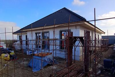 Casă individuală cu 4 camere în Sânandrei