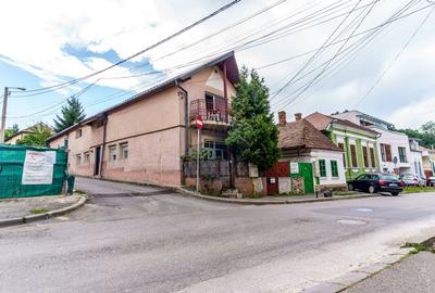 Casă individuală cu 6 camere în Semicentral