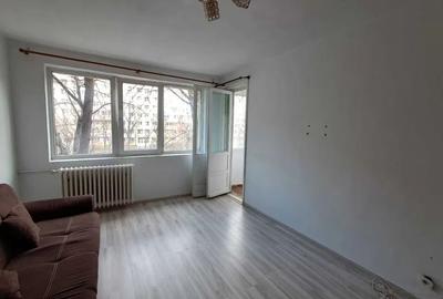 Apartament cu 2 camere semidecomandat în Colentina