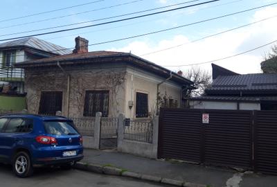 Municipiul Calarasi , ultracentral, casa , teren 300 mp, 100000 Euro - 1
