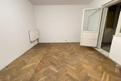 Garsonieră decomandată în Aradului