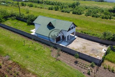 Casa de vanzare | Teren 1.300 mp | Garaj | Pleașa, PH | Comision 0% - 2
