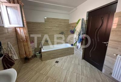 Casa noua 3 camere 300 mp anexe teren liber 1550 mp Margineni - 13