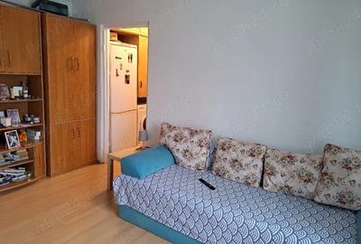 Apartament cu 2 camere semidecomandat în Giurgiului