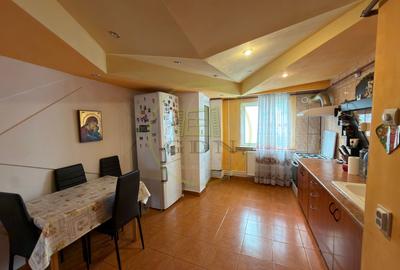 Apartament 3 camere, decomandat, 86 mp, cartier George Enescu, zona Sineasca - 2