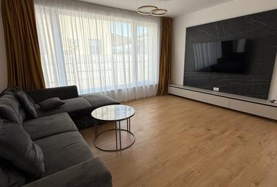 Casă cu 4 camere în Tunari