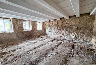 Apartament 2 Camere 80 mp UTILI De Renovat Str. Lunga - 4