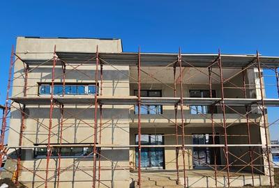 Apartamente, 3 cam, 2 băi, 2 parcări, et. 1 și P, curte generoasă, Moșnița Veche - 1