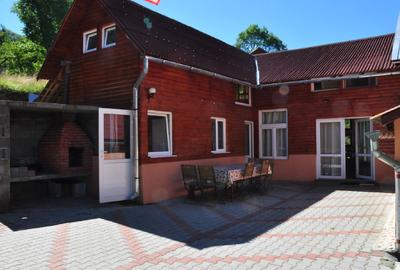 Complex turistic în Munții Apuseni–3 clădiri(cabane), 10 camere, teren 3740 mp - 9